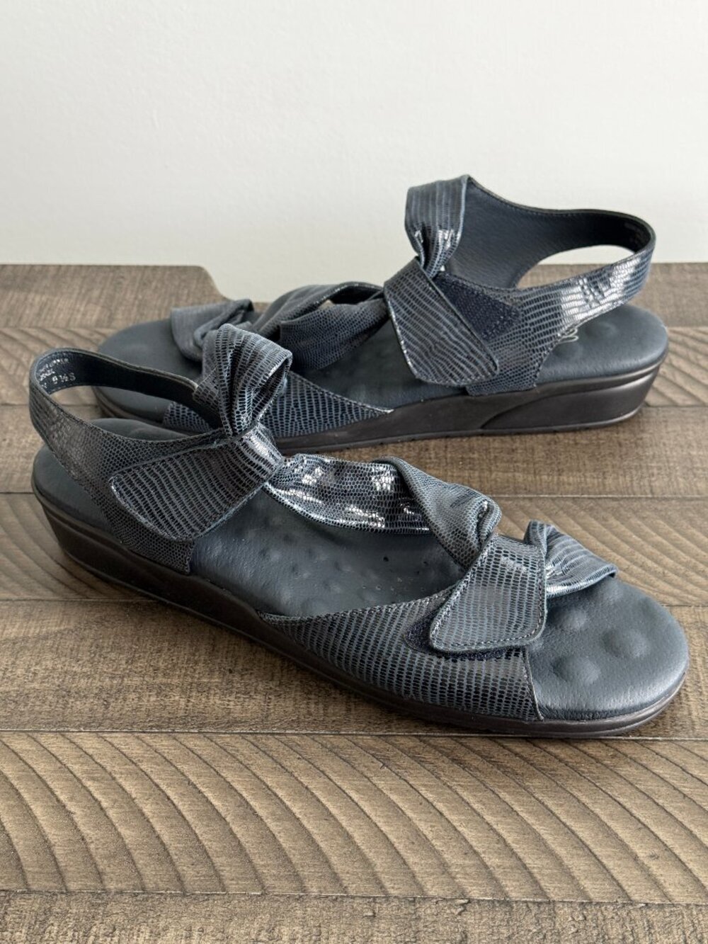 Elites Valarie Navy Lizard Print Women's Sandals Size 9 1/2